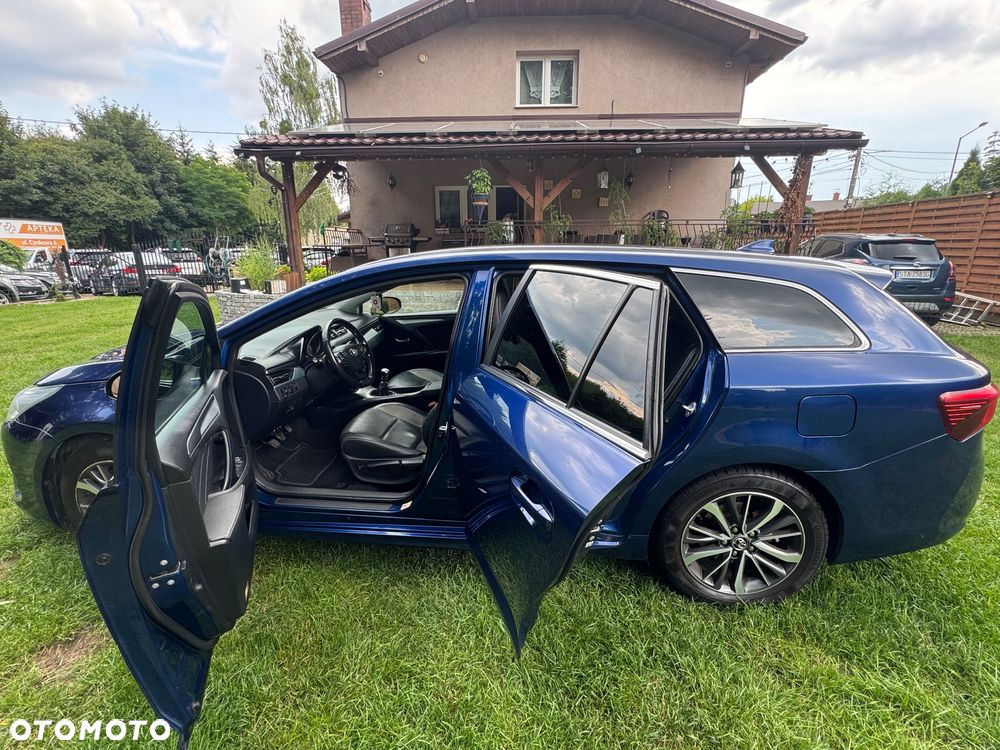 Toyota Avensis 2.0 D-4D Prestige - 11