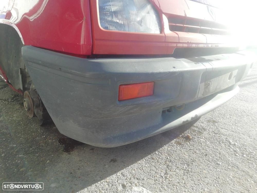 PARA-CHOQUES FRONTAL RENAULT EXPRESS FURGÃO 1992 - - 4