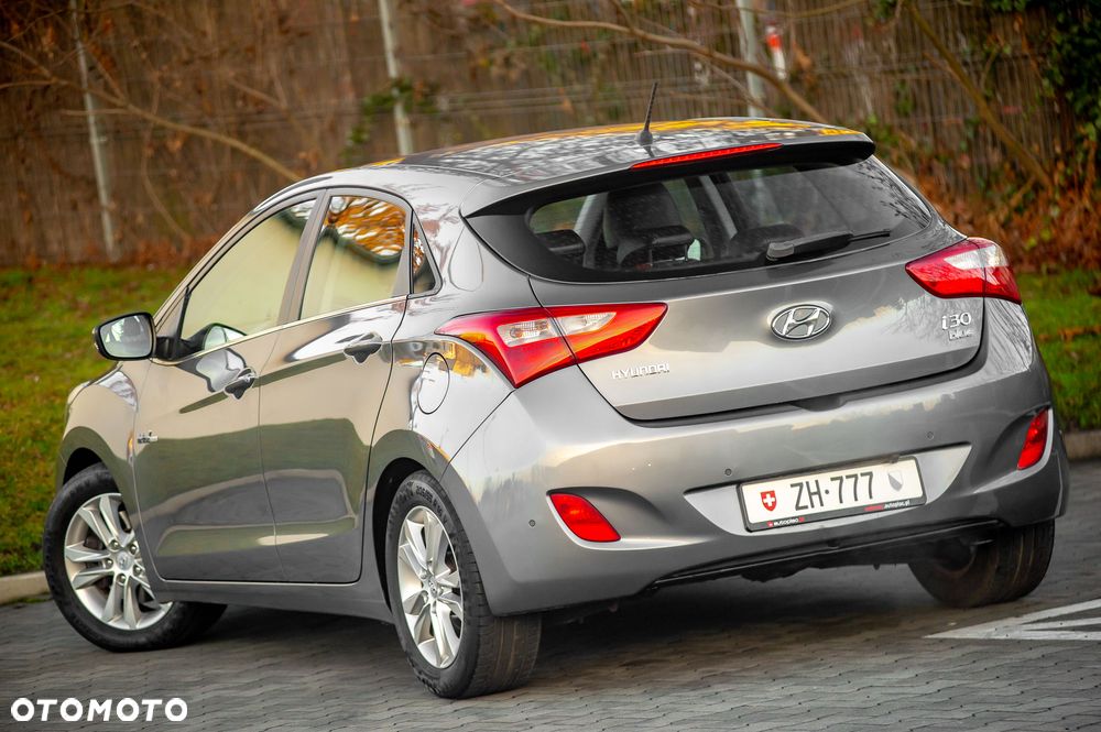 Hyundai i30 blue 1.6 GDI Passion - 10