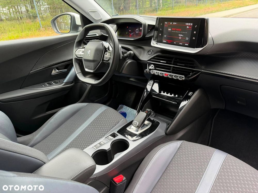 Peugeot 2008 1.5 BlueHDi Allure S&S EAT8 - 19