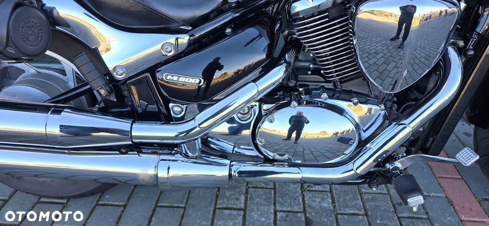 Suzuki Intruder - 17