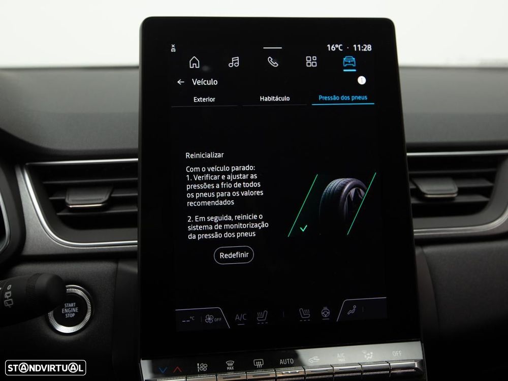 Renault Captur 1.3 TCe Techno EDC - 32