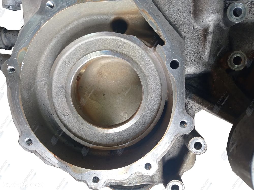 OBUDOWA POMPY WODY KOLEKTOR KOLANO TERMOSTATÓW MAN TGX TGS EURO 6 - 6