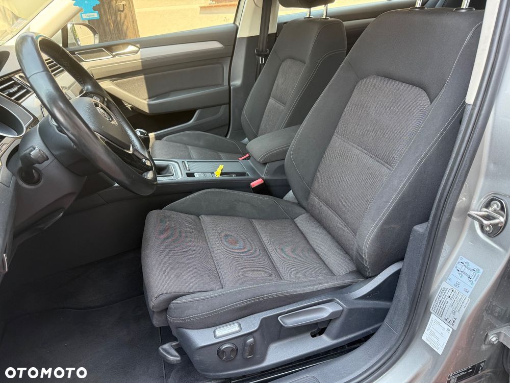 Volkswagen Passat 2.0 TDI (BlueMotion Technology) Highline - 12