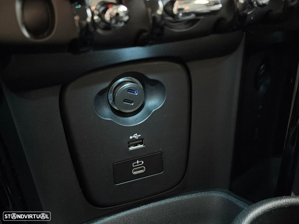 MINI 5 Portas Cooper Aut. Essential - 38