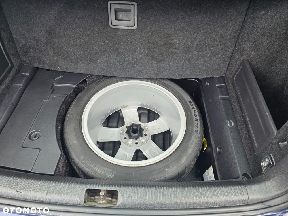 Volkswagen Passat - 24