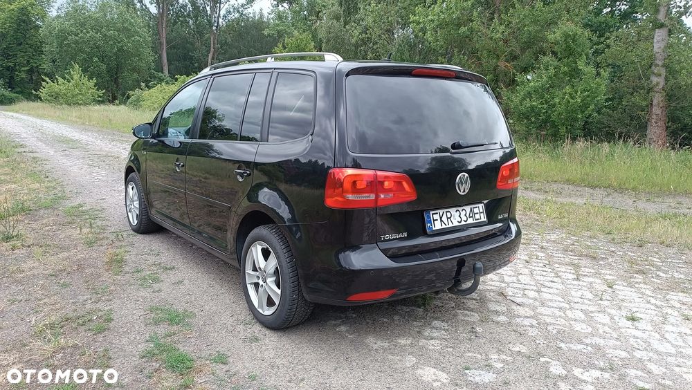 Volkswagen Touran - 9