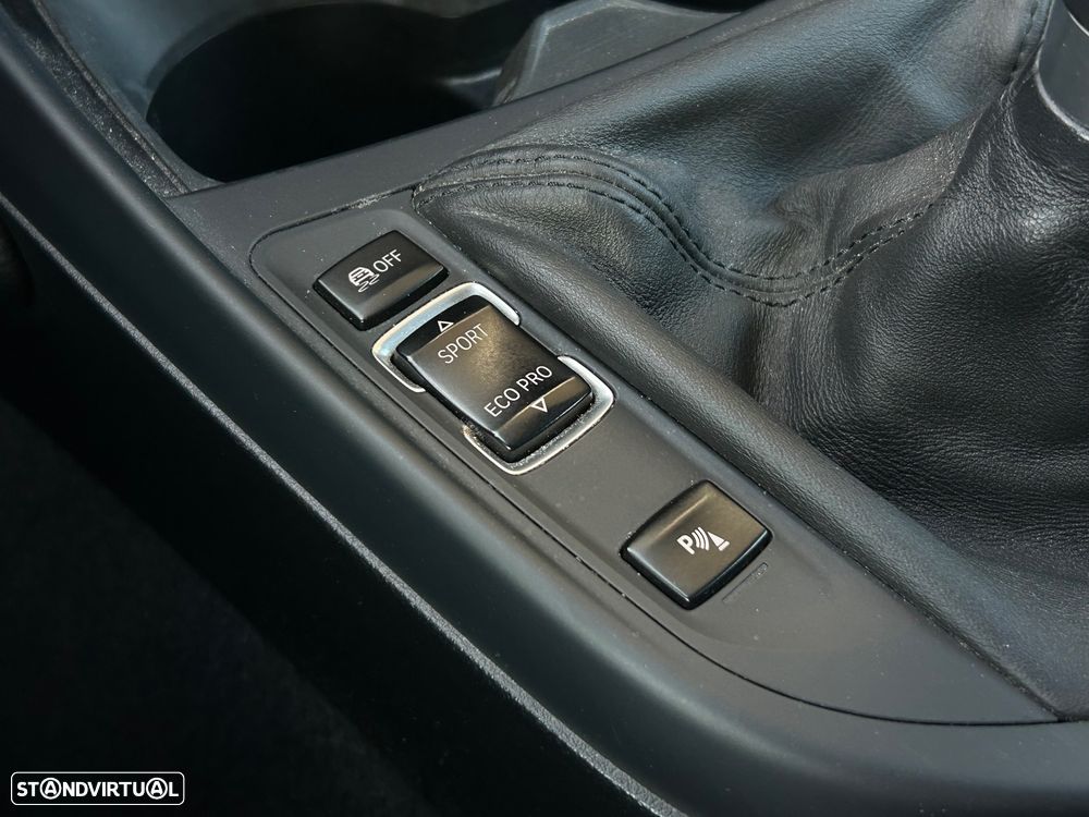 BMW 118 d Pack M - 20