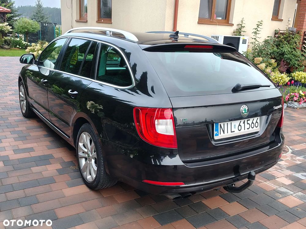 Skoda Superb Combi 2.0 TDI Elegance - 2