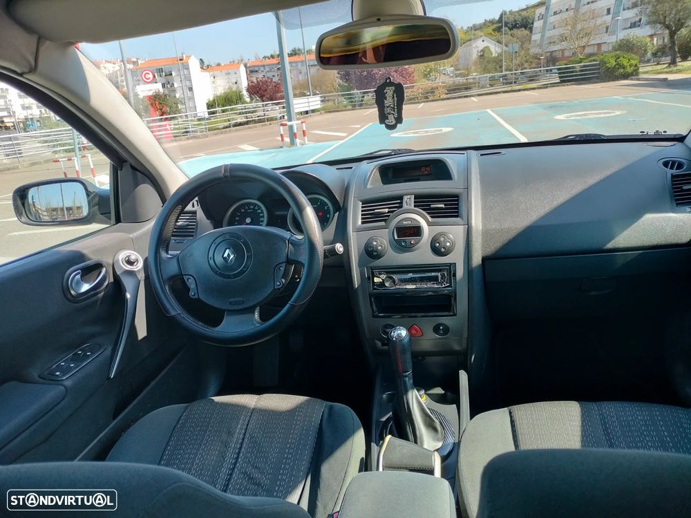 Renault Mégane - 5
