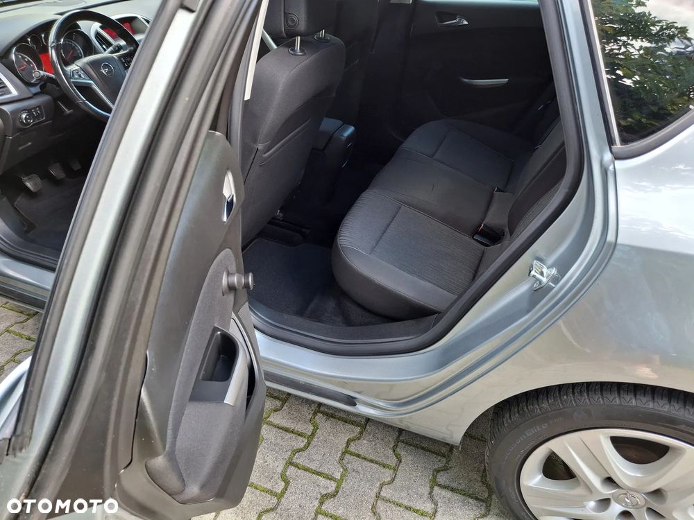 Opel Astra 1.4 Innovation - 23
