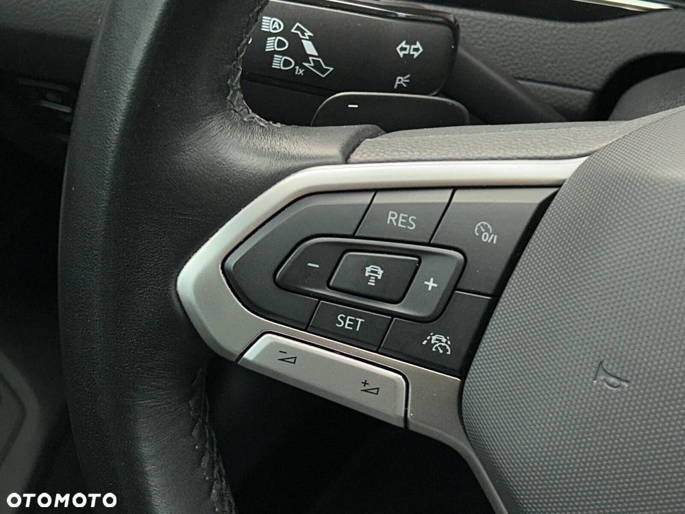 Volkswagen Passat - 23