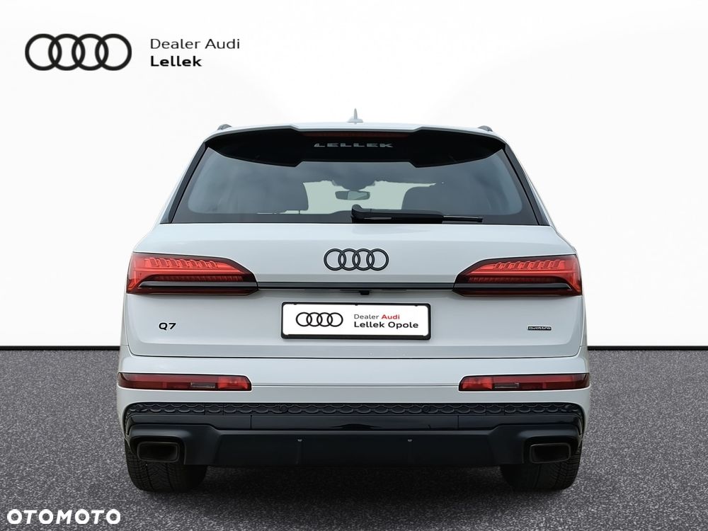 Audi Q7 55 TFSI e PHEV Quattro S Line Tiptr - 4