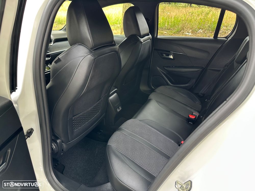 Peugeot 208 1.5 BlueHDi GT - 32