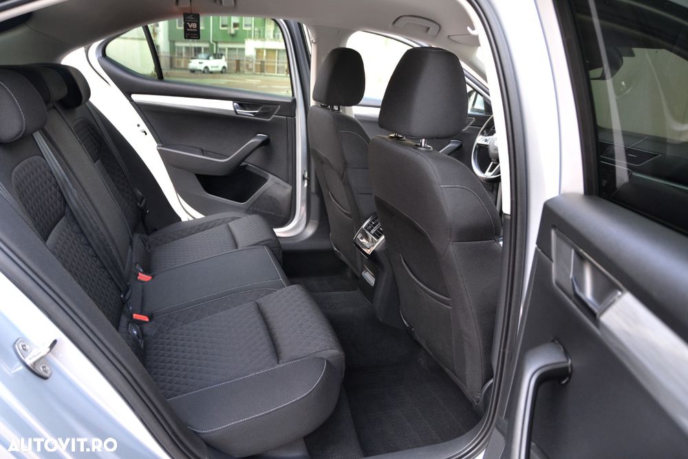 Skoda Superb 2.0 TDI DSG Ambition - 27