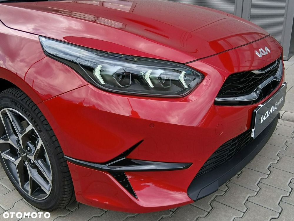 Kia Ceed - 11
