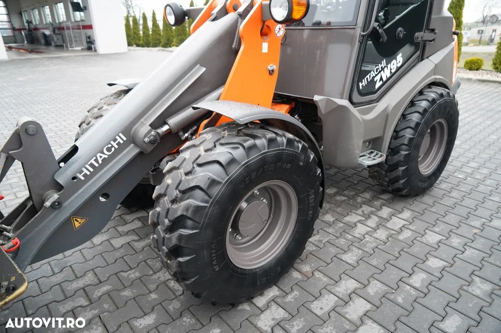 Hitachi ZW95 / ÎNCĂRCĂTOR PE ROȚI / 2020 / FURCĂ PENTRU PALEȚI - 17