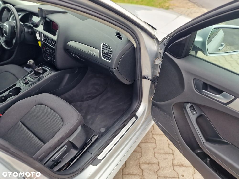 Audi A4 Avant 2.0 TDI DPF quattro - 23