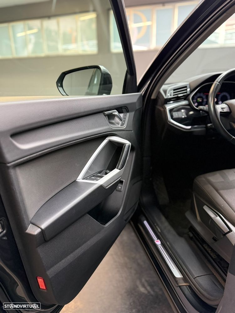 Audi Q3 45 TFSIe S tronic S line - 16