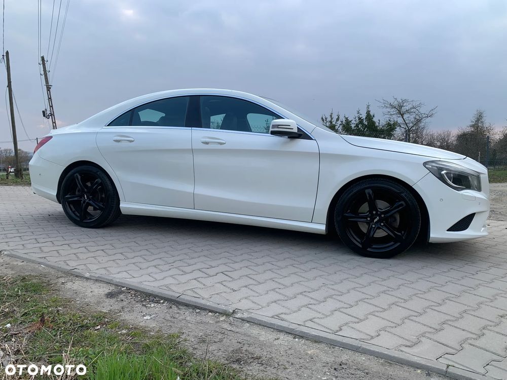 Mercedes-Benz CLA 200 Urban - 13