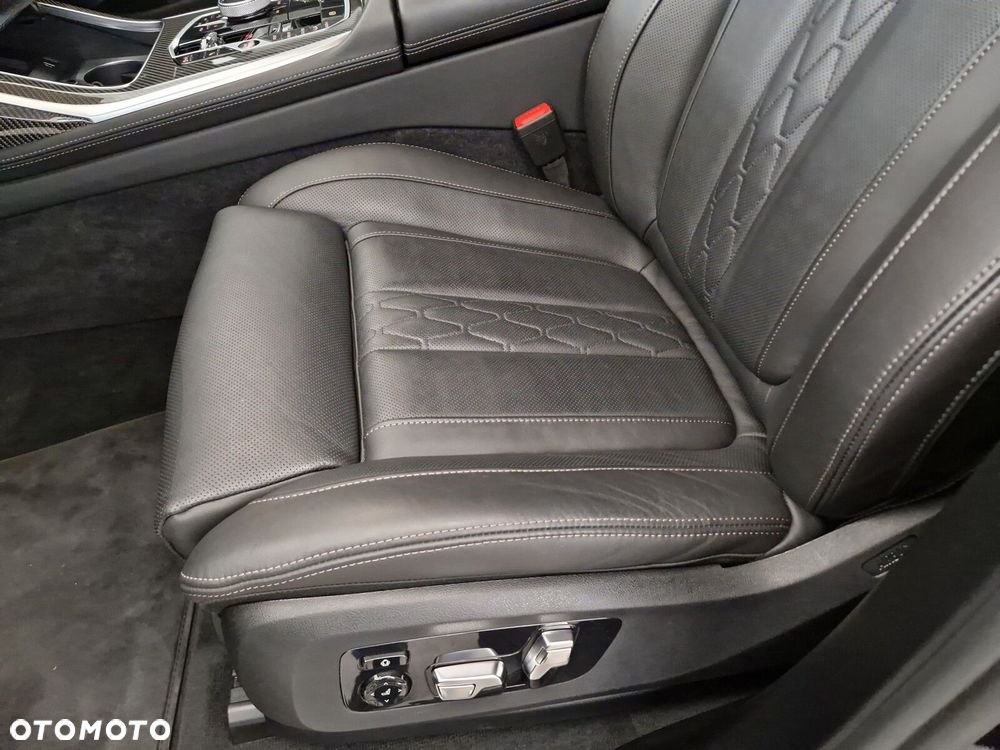 BMW X7 - 16