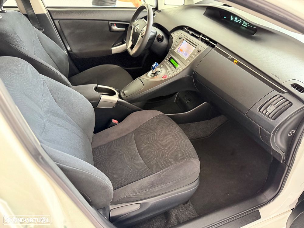 Toyota Prius 1.8 Exclusive - 26