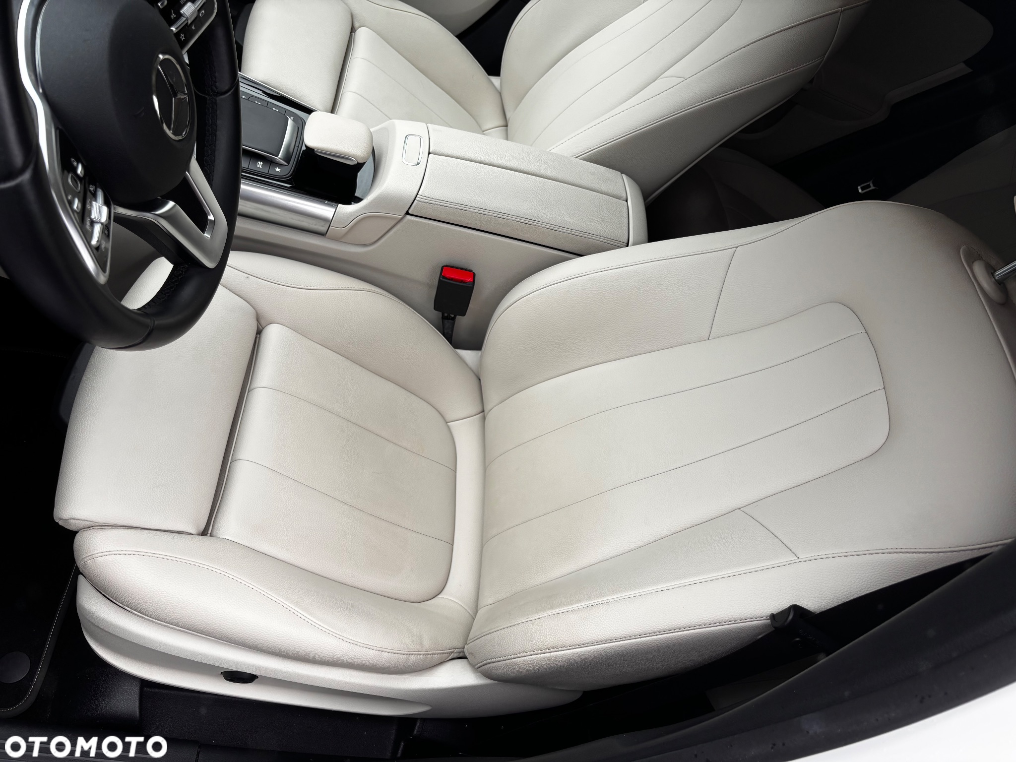 Mercedes-Benz GLA 250 8G-DCT EDITION 2022 - 24