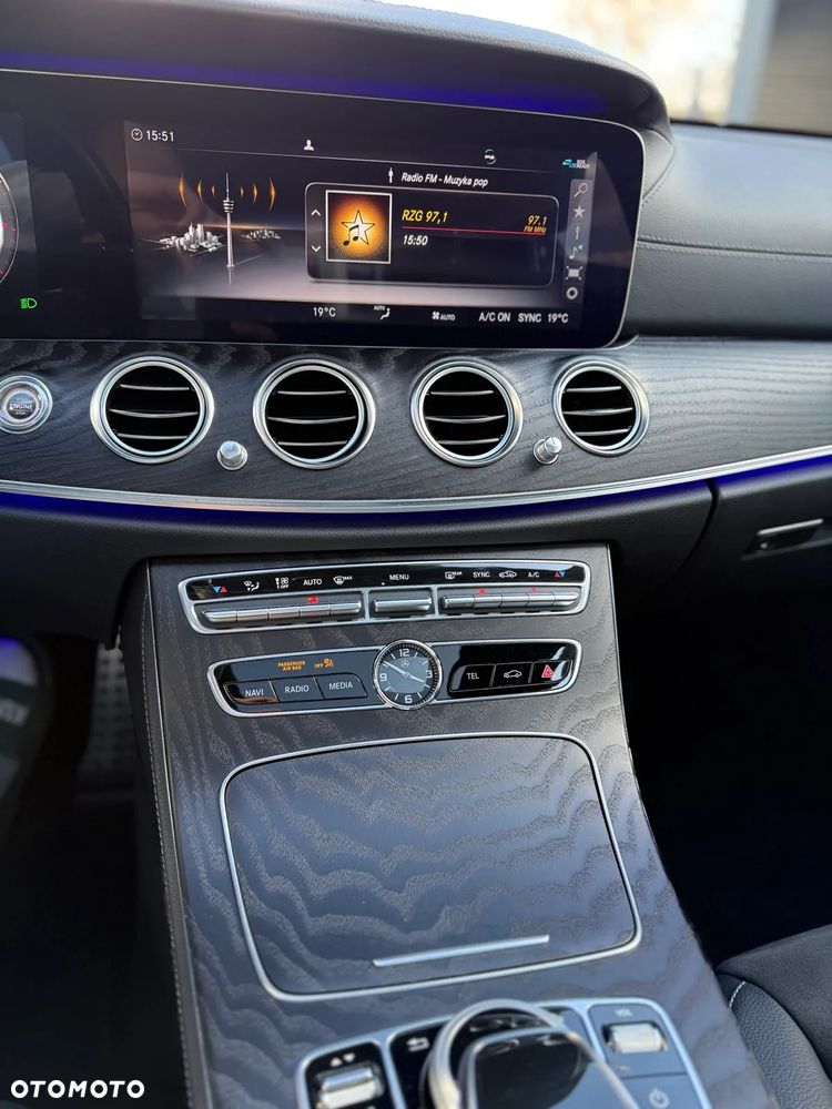 Mercedes-Benz Klasa E 300 AMG - 18