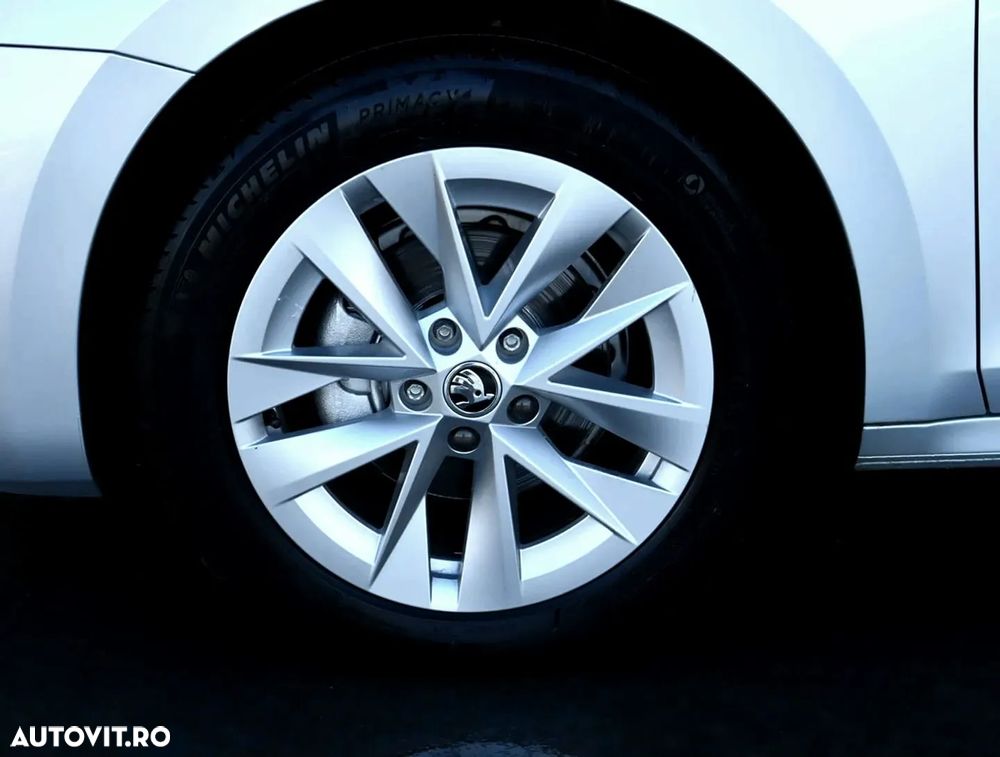 Skoda Octavia 2.0 TDI DSG Style - 21