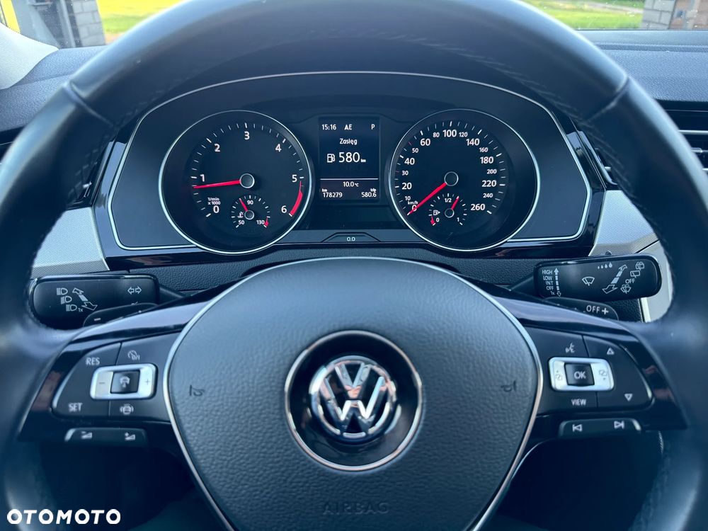 Volkswagen Passat 2.0 TDI SCR DSG Comfortline - 17