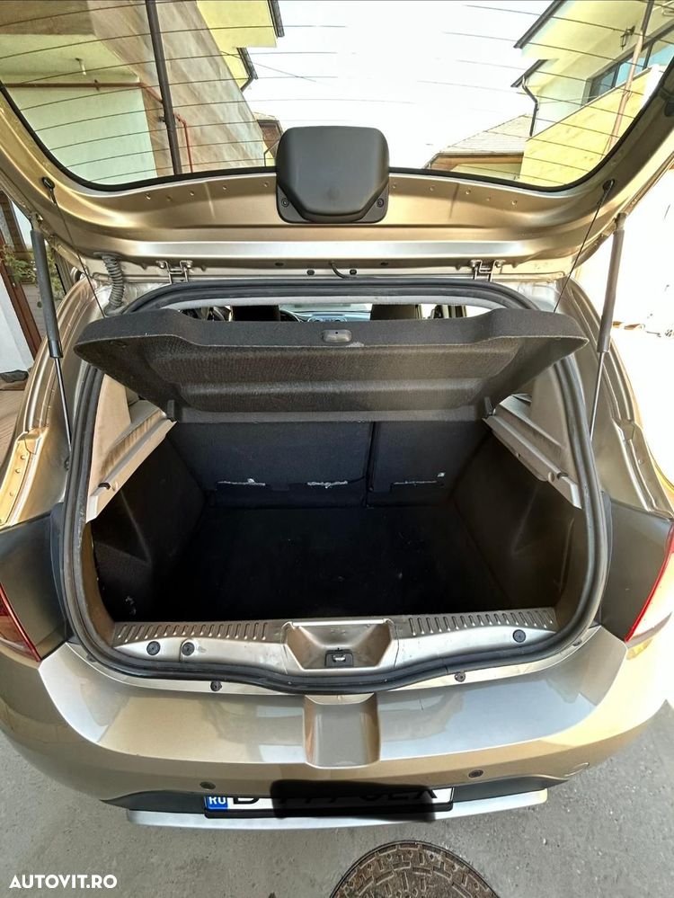 Dacia Sandero - 5
