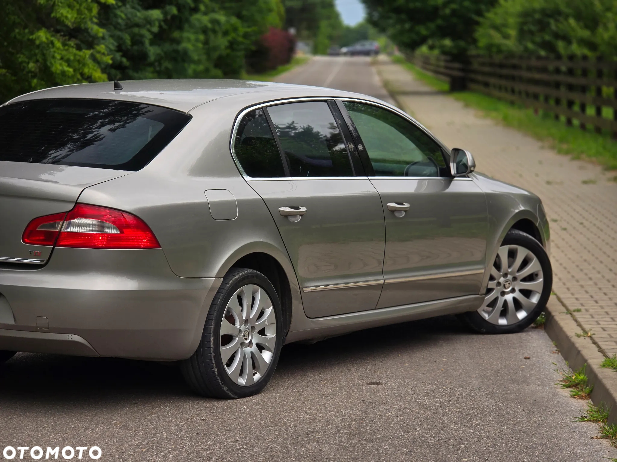 Skoda Superb 2.0 TDI Ambition DSG - 40