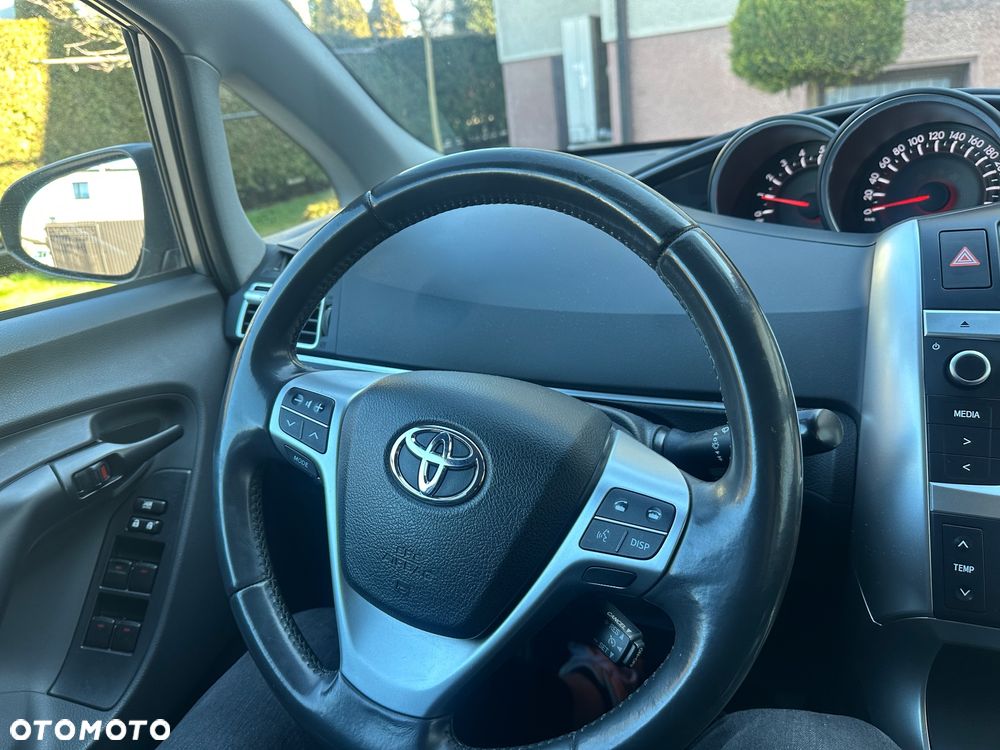 Toyota Verso 1.6 D-4D Premium - 19