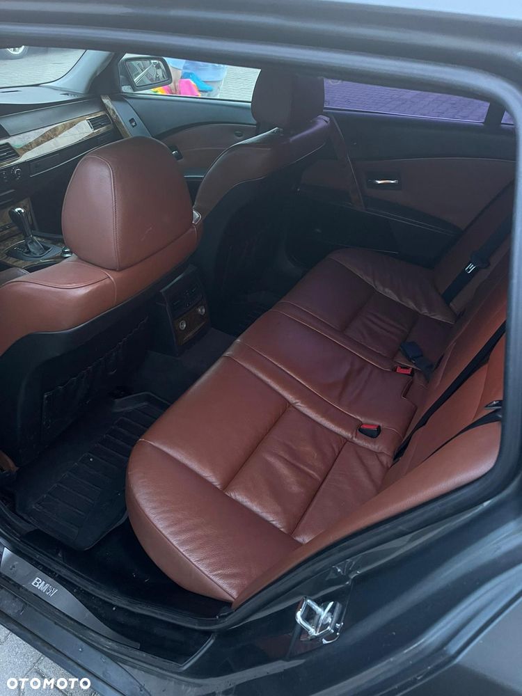 BMW Seria 5 525d - 10