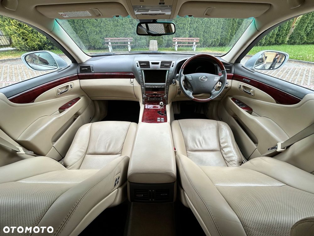Lexus LS - 6