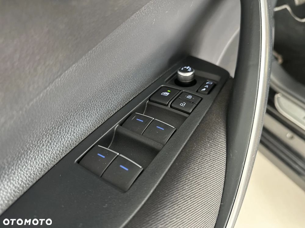 Toyota Corolla 1.8 Hybrid Comfort - 25