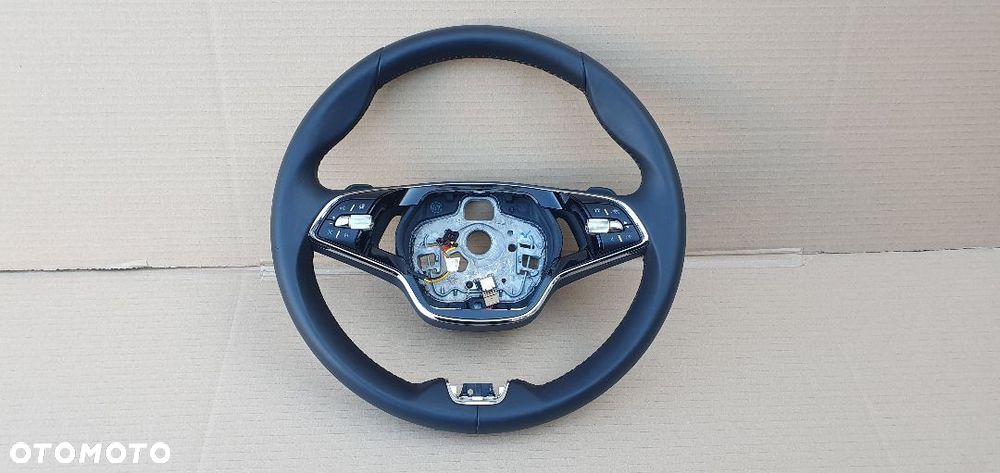 KIEROWNICA OCTAVIA IV 5E3 PODGRZEWANA PRZYCISKI 5E3959542D