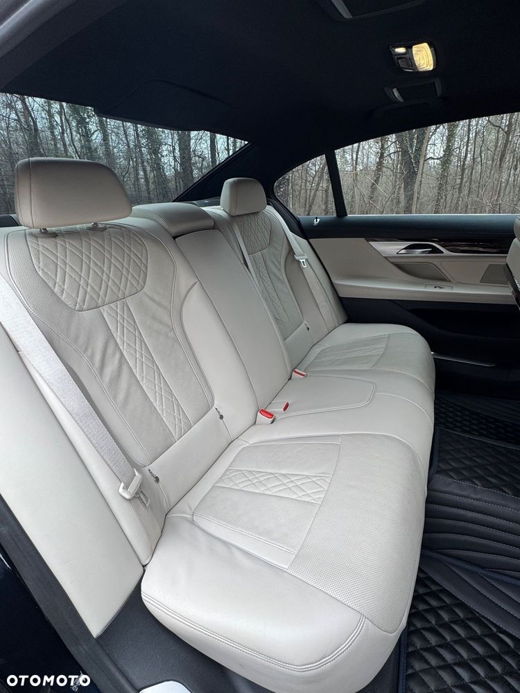BMW Seria 7 - 21