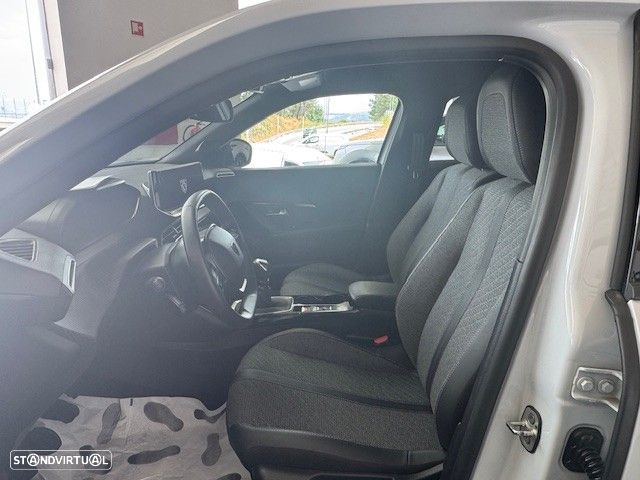 Peugeot 2008 1.2 PureTech Allure - 10