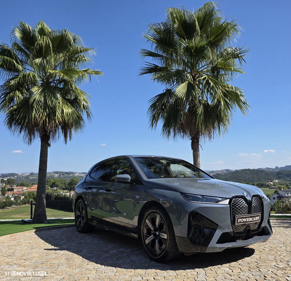 BMW iX xDrive40 - 16