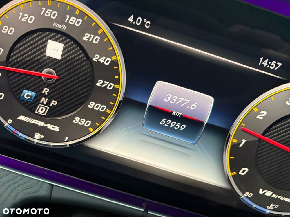 Mercedes-Benz Klasa E AMG 63 S 4Matic AMG Speedshift 9G-MCT - 32