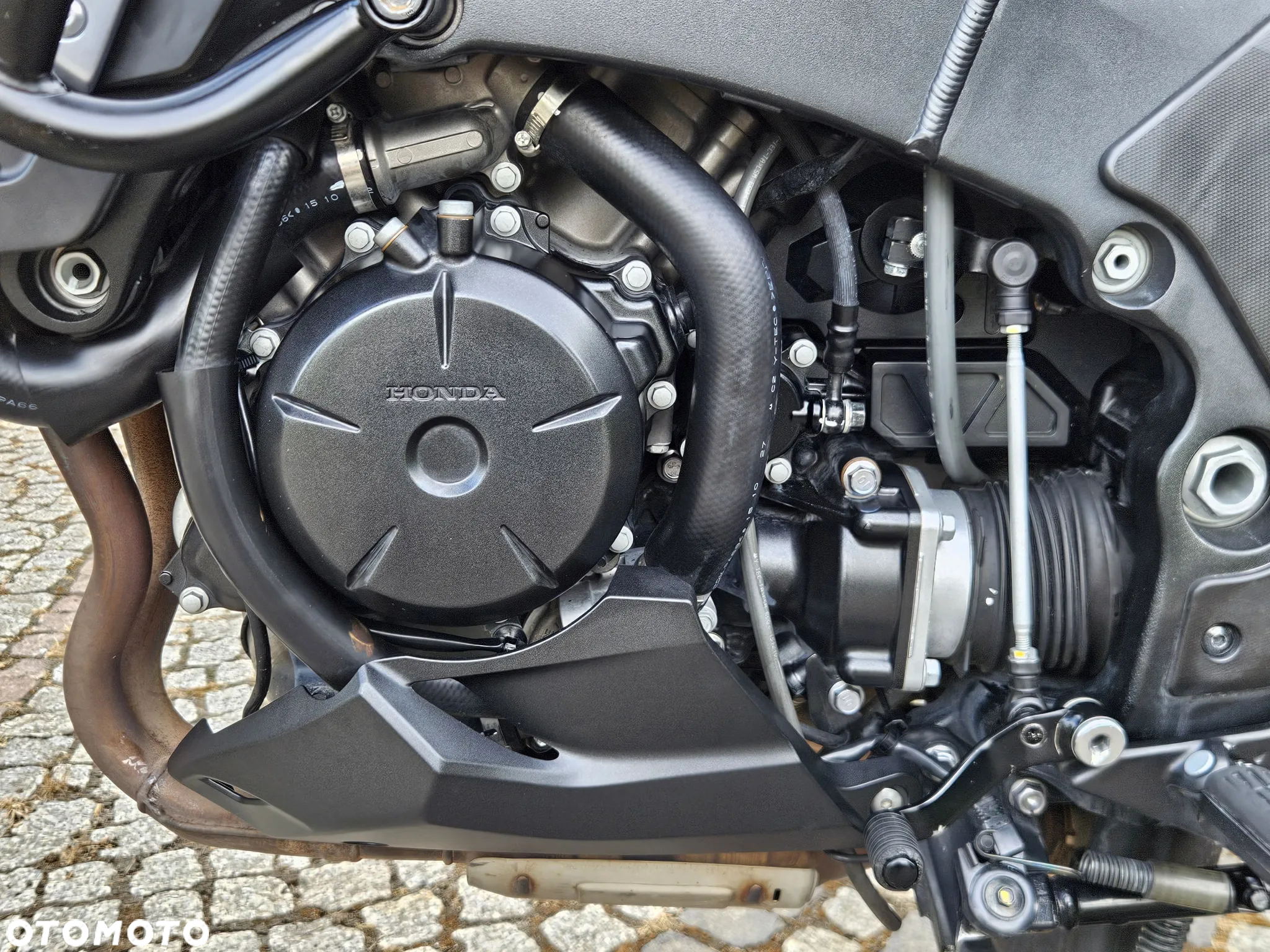 Honda VFR - 12