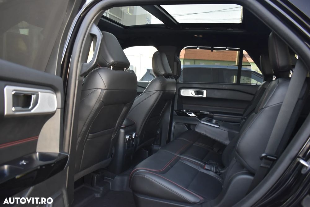 Ford Explorer 3.0 PHEV ST-Line - 34