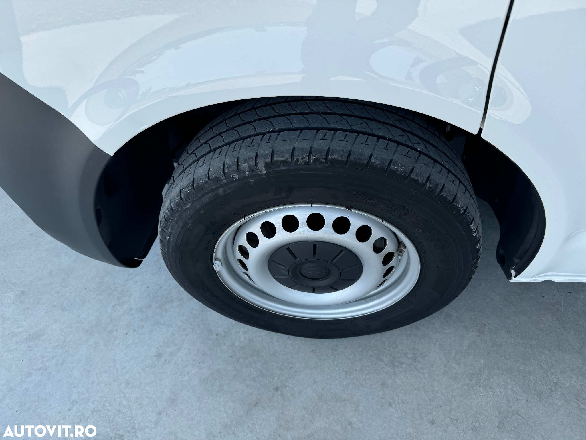 Volkswagen Transporter Kombi T6.1 2.0 TDI 81 kW KR - 34