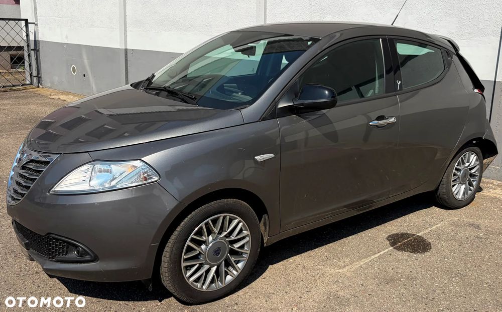 Lancia Ypsilon 1.2 8V Gold - 25