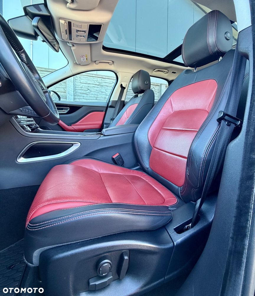 Jaguar F-Pace 25d AWD R-Sport - 8