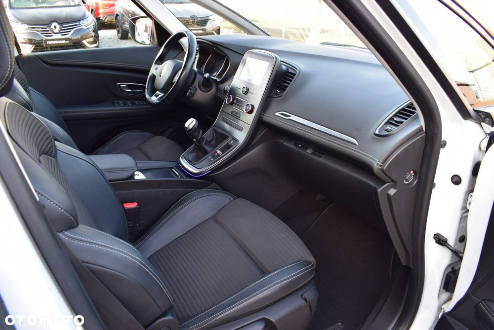 Renault Grand Scenic - 13