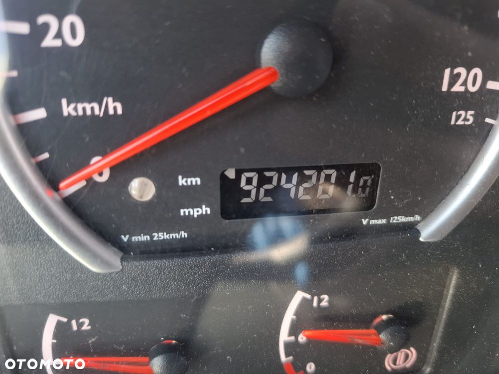 MAN LION'S COACH - 37