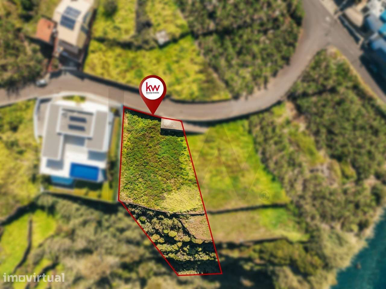 Terreno Urbano na Calheta com 1875m com Projeto aprovado - Grande imagem: 2/27