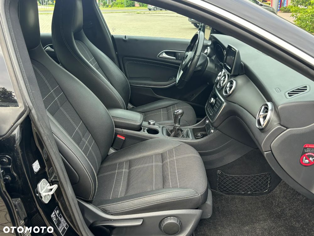 Mercedes-Benz CLA 180 StreetStyle - 31
